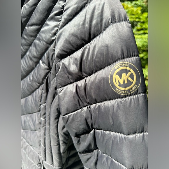 Michael Kors Packable Down Lightweight Jacket Size Small Black - Picture 3 of 6